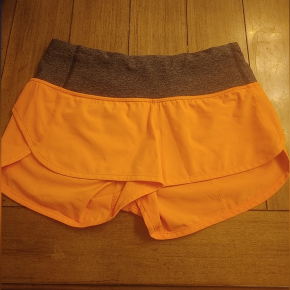 Lululemon running shorts - Picture 4 of 6